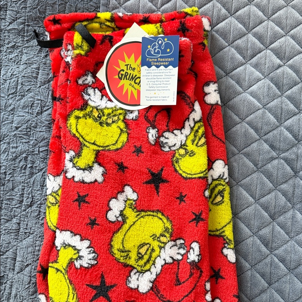 The Grinch *NWT* Kids Pajamas